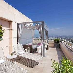 Premier One-Bedroom Suite